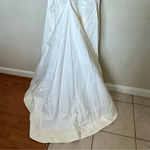 HOUSE‎ OF CB 'Emilie' Off White Satin Mermaid Bridal Gown NWOT size S - Picture 7 of 13